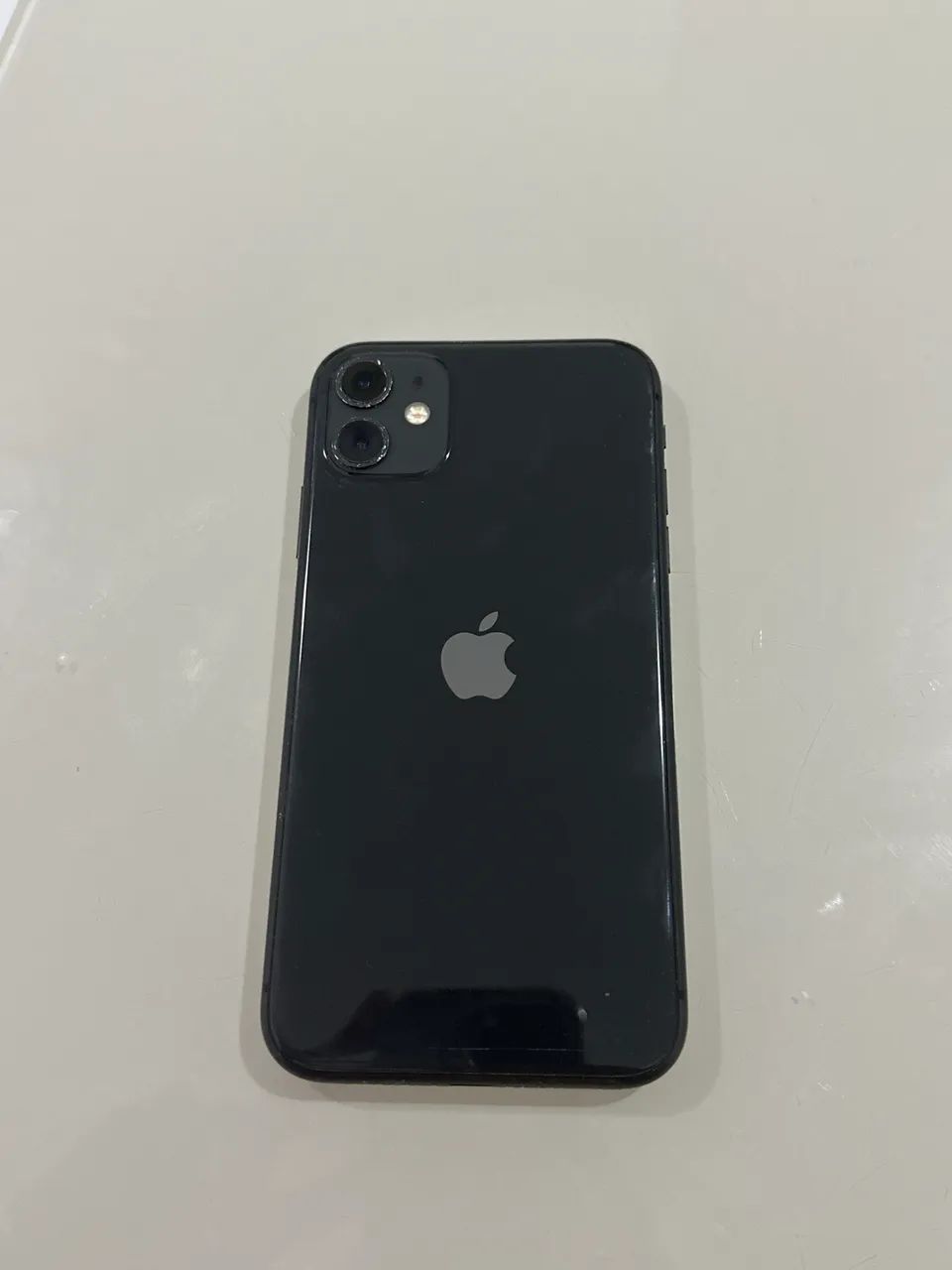Vendo IPhone 11  64G  Muito bem conservado!  - Foto 2