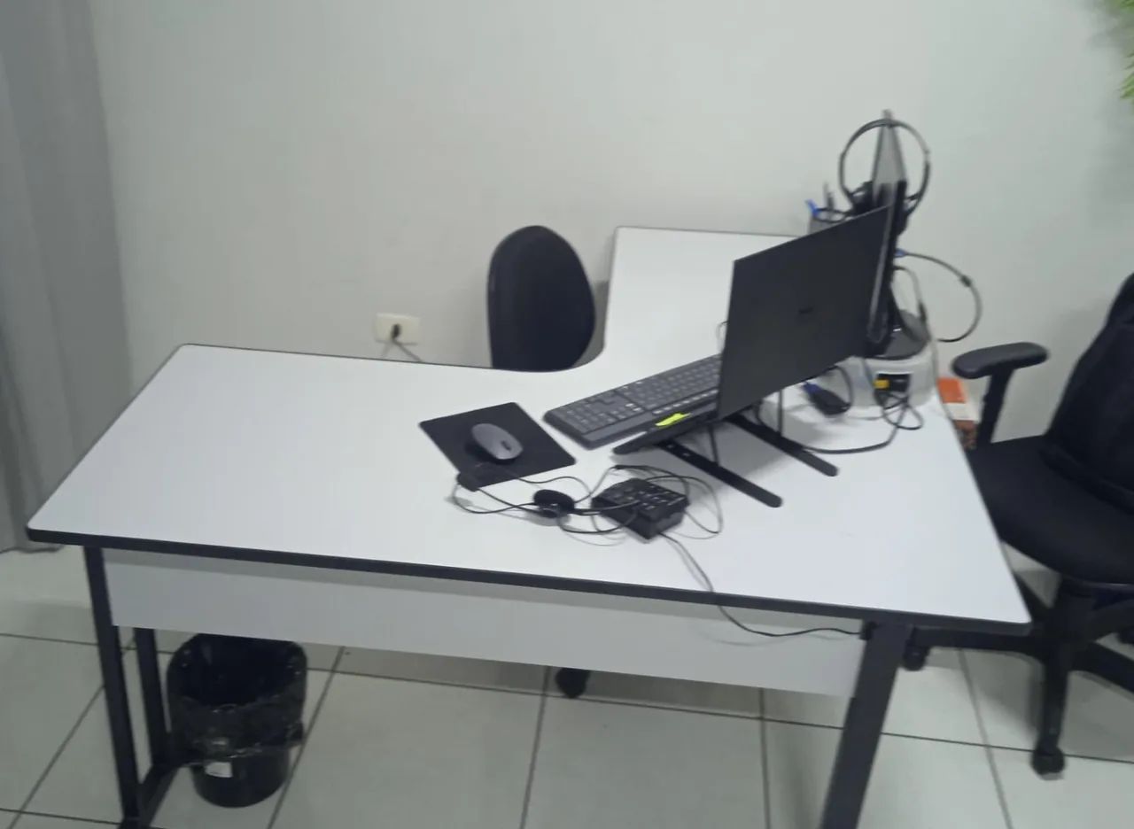 Mesa para escritório em "L" - Foto 3