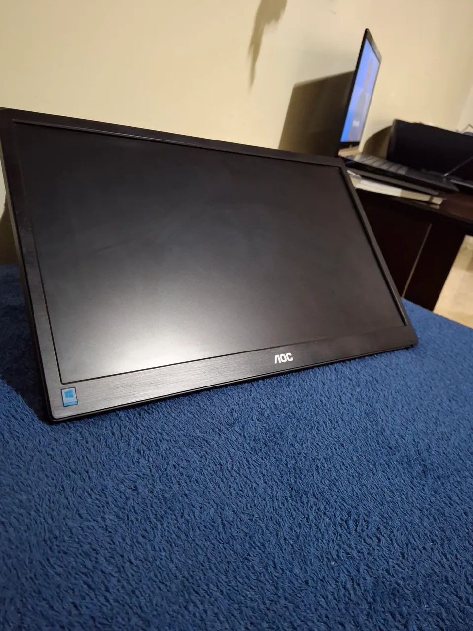 Monitor AOC 18,5" LED-modelo E970SWNL (apenas o monitor)