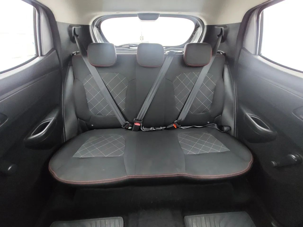 Renault Kwid 1.0 Zen, foto 18 de 18