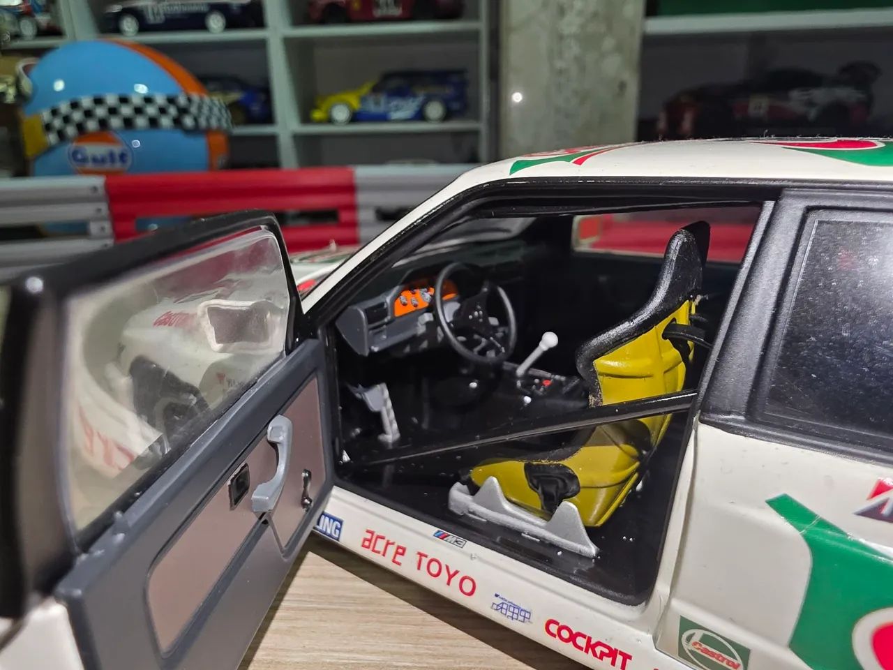 Miniatura 1:18 BMW M3 DTM 1990 Castrol #36 modelo Sample  - Foto 5