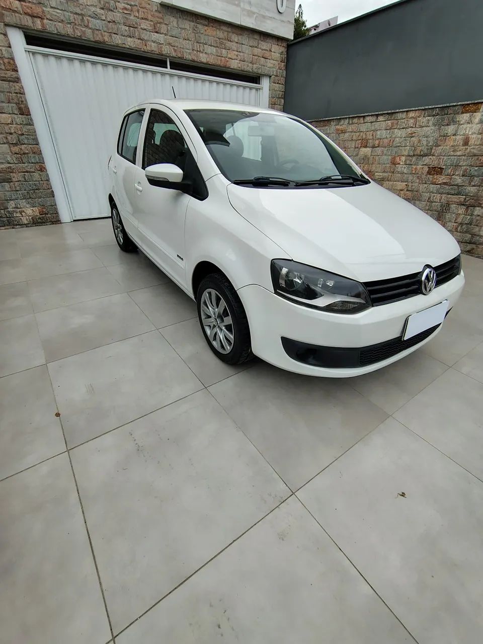 Volkswagen Fox 1.0 MI Total Flex 8V 5P 2012 - Foto 2