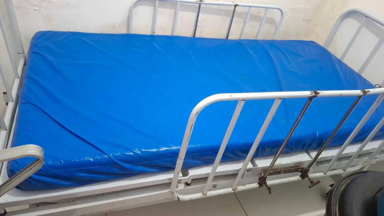 Vendo maca hospitalar