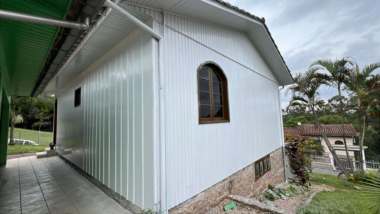 Casa (Madeira), com 3 quartos e 1 banheiros à Venda, 96 m² em Criciúma/SC - Foto 2