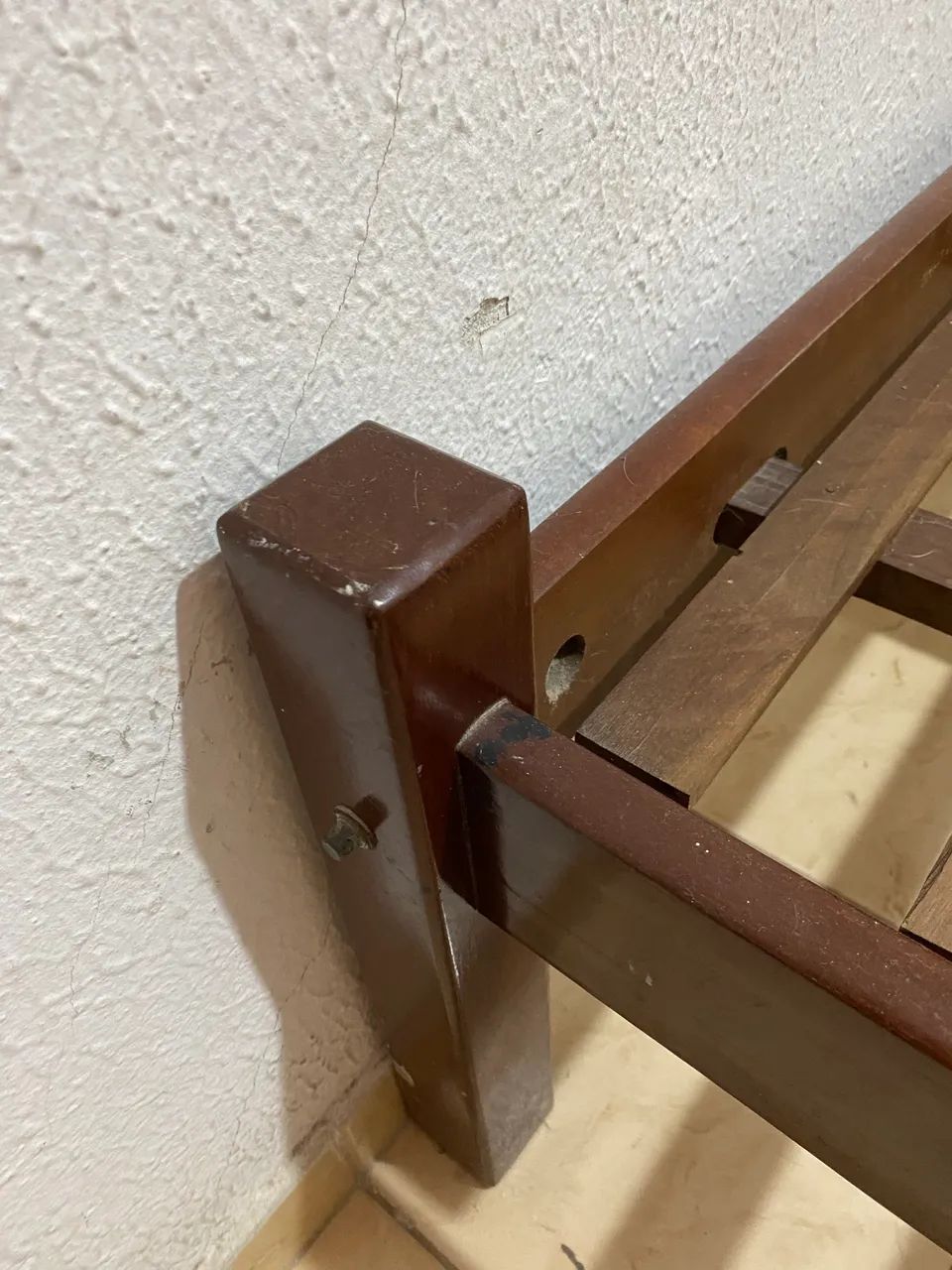 Cama de madeira maciça com colchão  - Foto 2