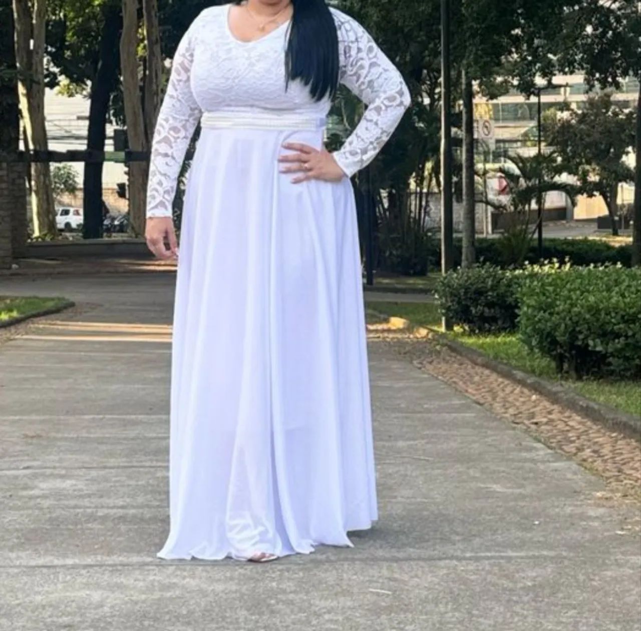 Vestido longo branco com rendas 