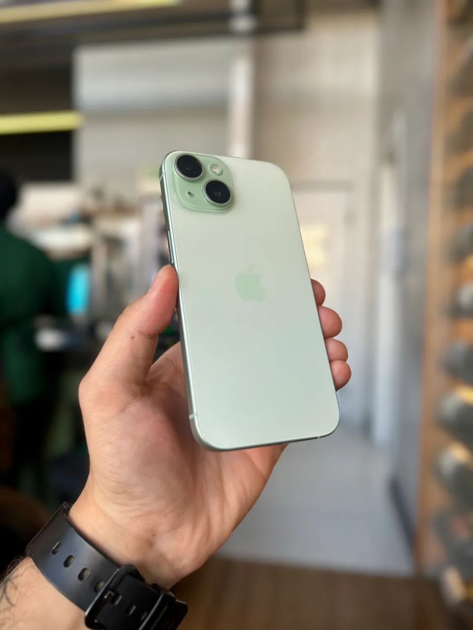 iPhone 15 128GB Verde  - Foto 3