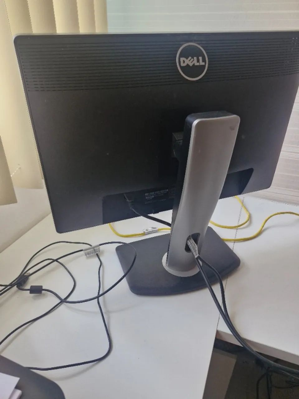 Monitor Dell 22" modelo P2213t - Usado  - Foto 2