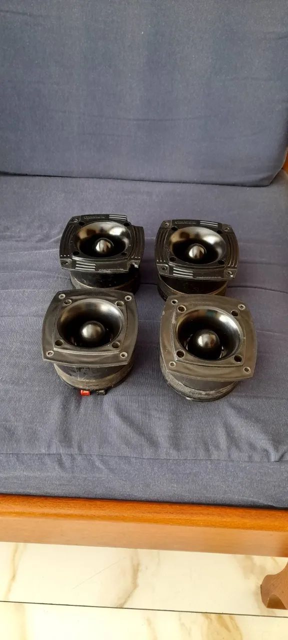 TUITAS ST322 MUITO NOVAS 