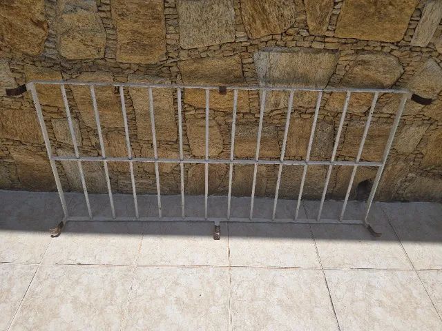 Grade de ferro maciço para janela