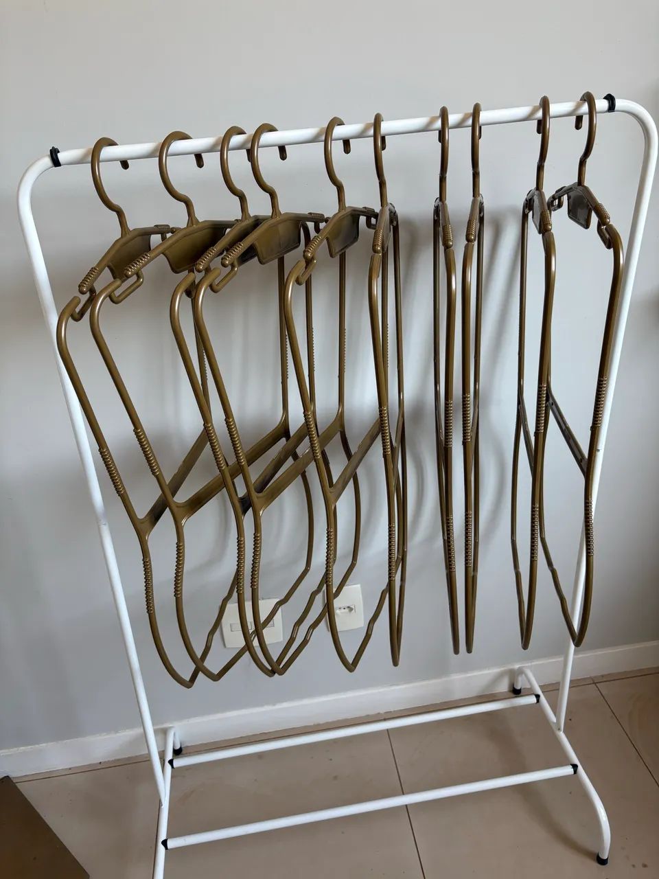 Kit Arara com cabides e manequim - Foto 2