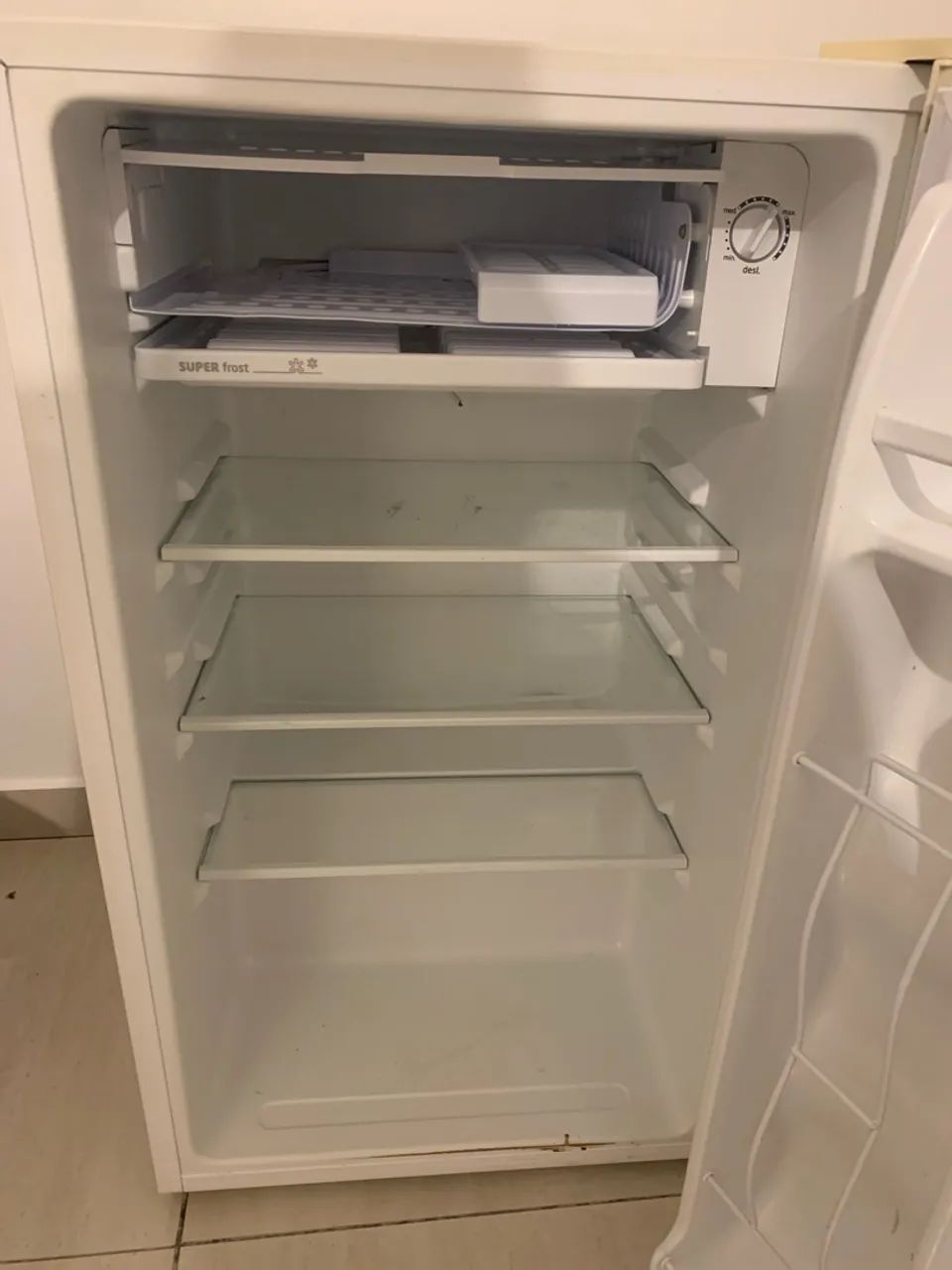 Frigobar Midea 90 litros - Branco - 110v - Foto 5
