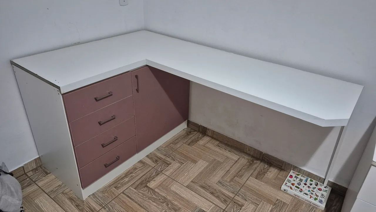 Mesa em L com gaveteiro  - Foto 3
