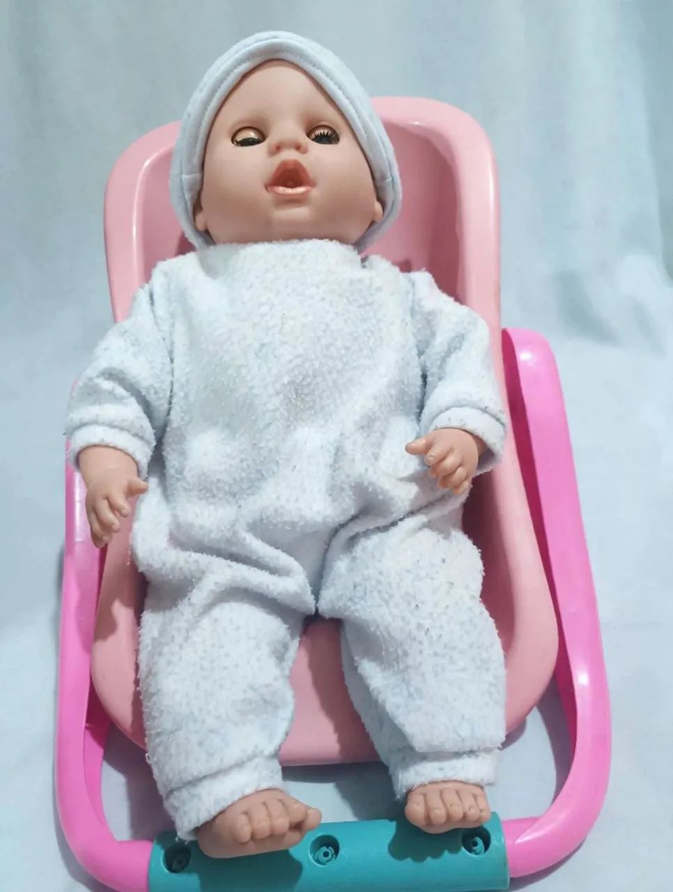 Boneca Bebê que Fala, Ri e Chora - Funcionando Perfeitamente