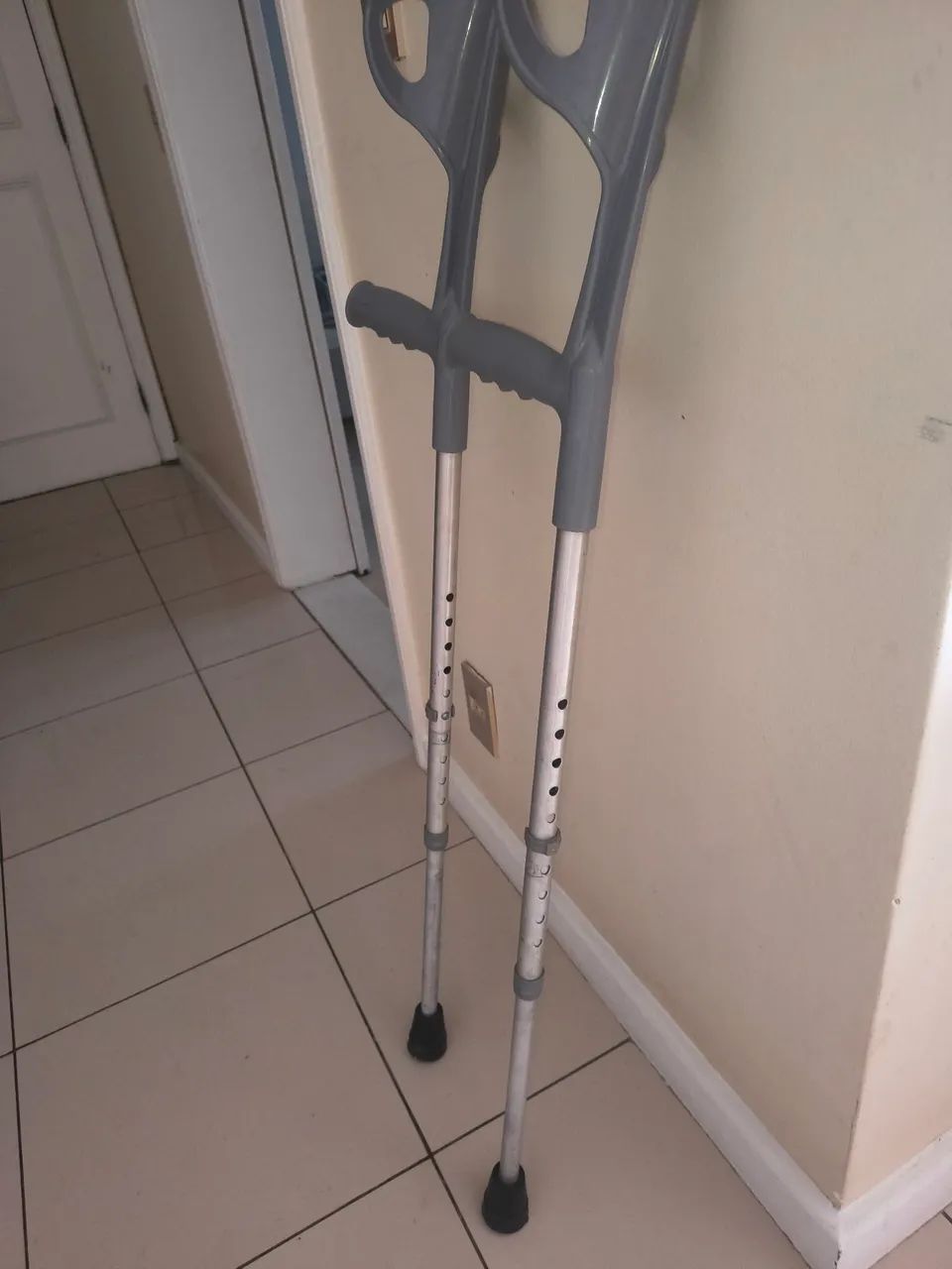 Par de Muletas _ Aluminio - Foto 4