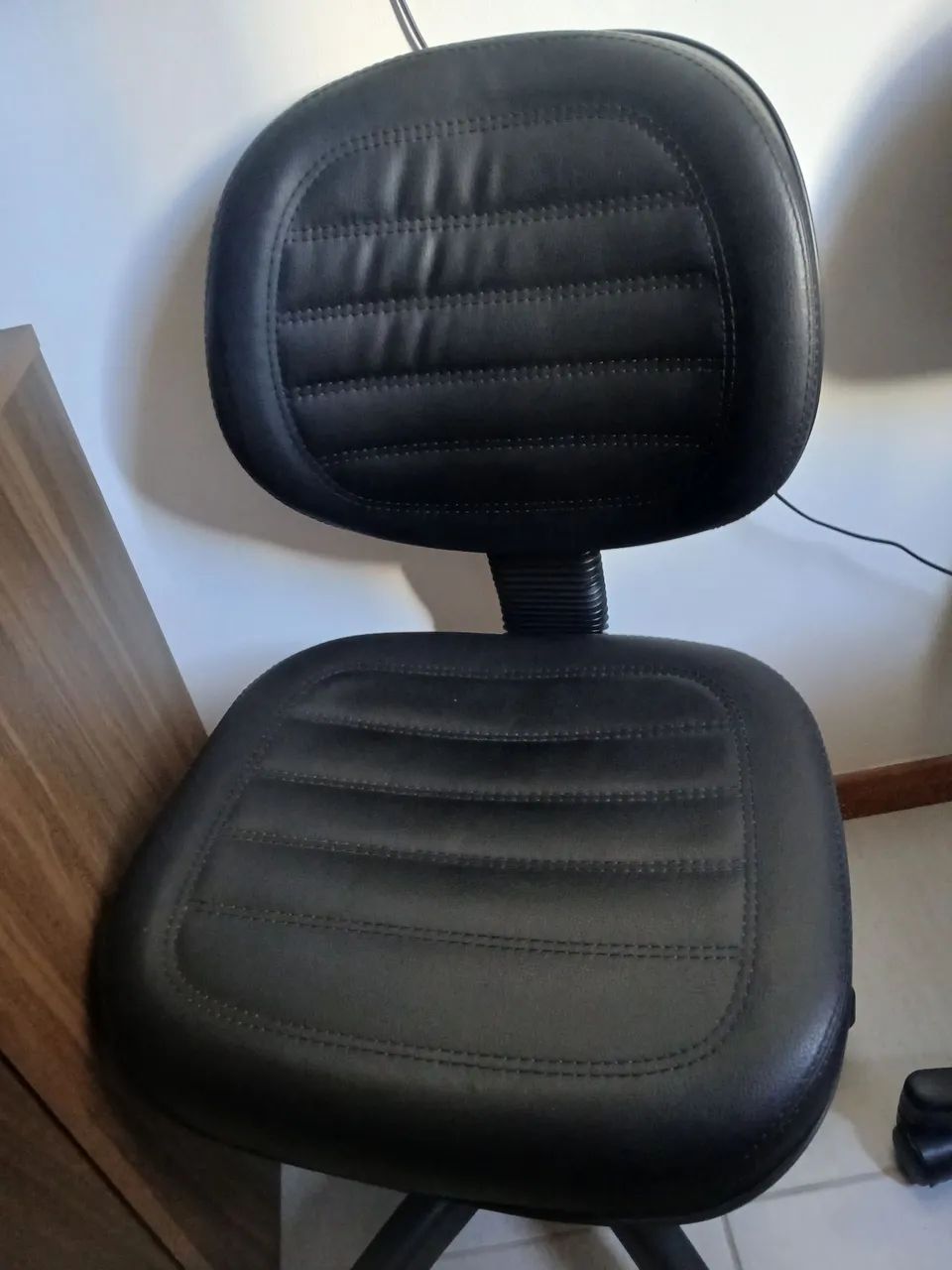 Vende-se  2 cadeiras de escritório tel * - Foto 6