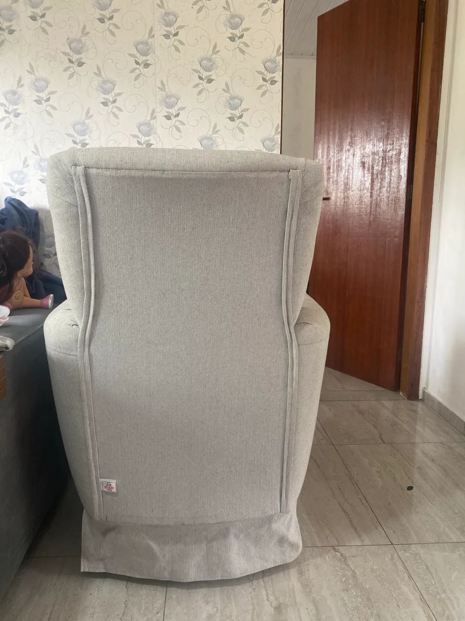 Poltrona cinza claro 