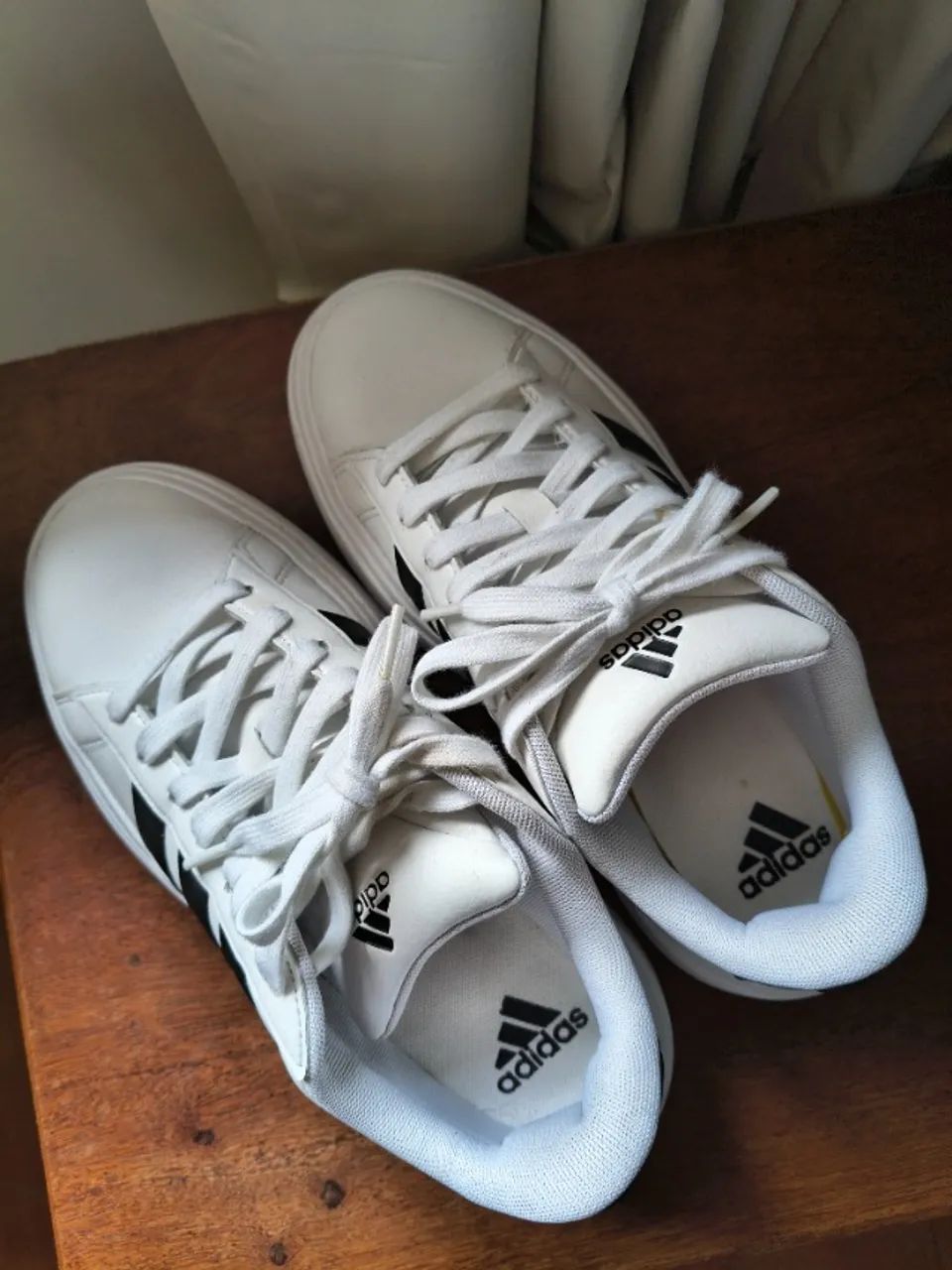 Tênis Adidas branco  - Foto 4