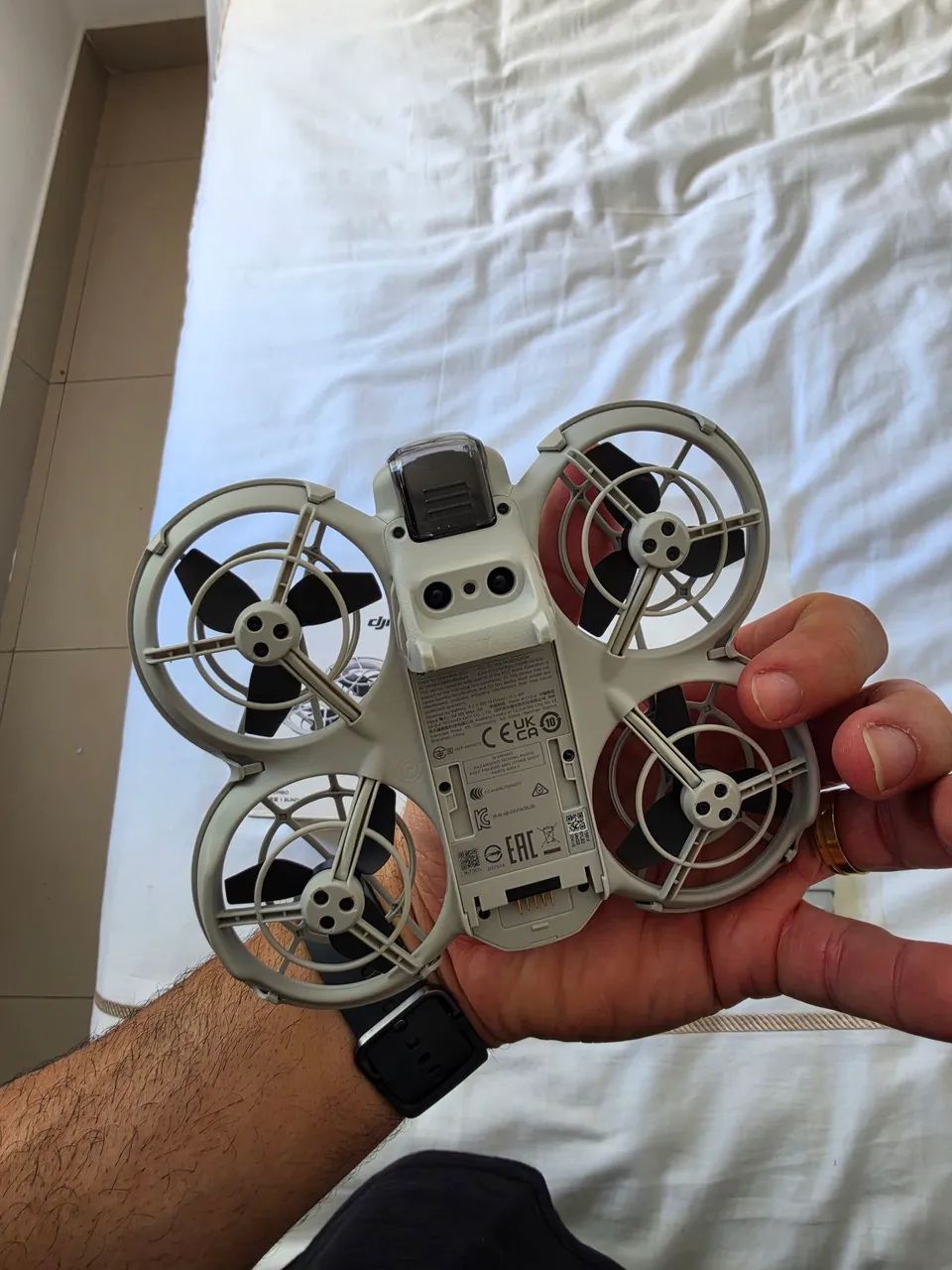 DRONE DJI NEO FLY MORE COM BATERIAS EXTRAS/SEM CONTROLE- EXCELENTE ESTADO. COMO NOVO - Foto 3