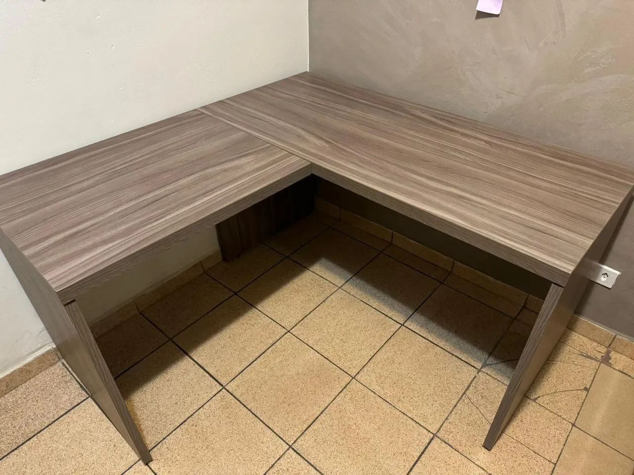 Mesa para uso doméstico 