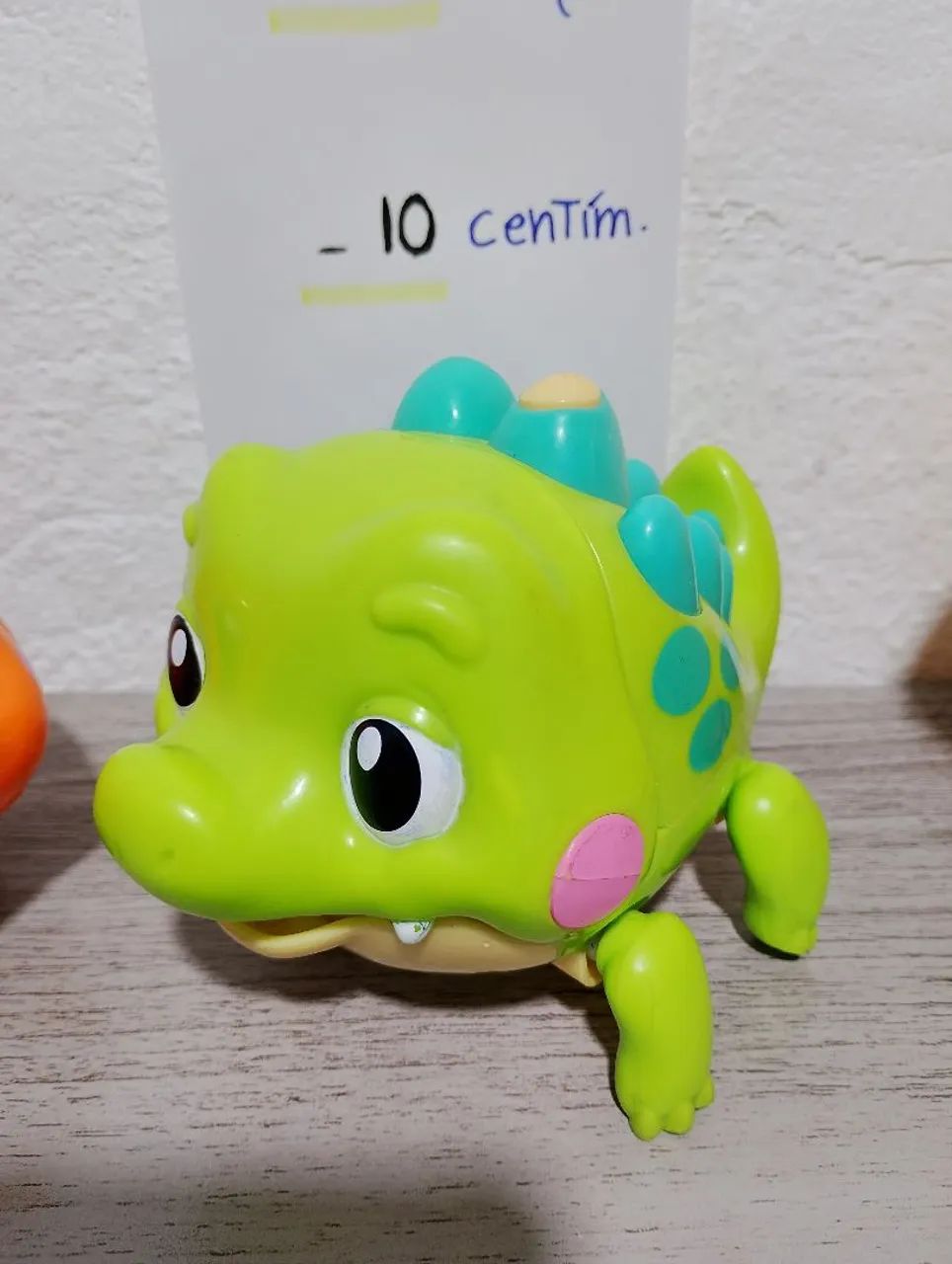 Jacaré anda e nada Robô Alive 
