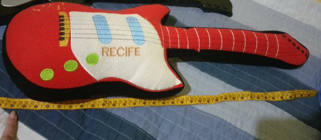 Lote 27 Puff Novo + almofada Guitarra - Foto 2
