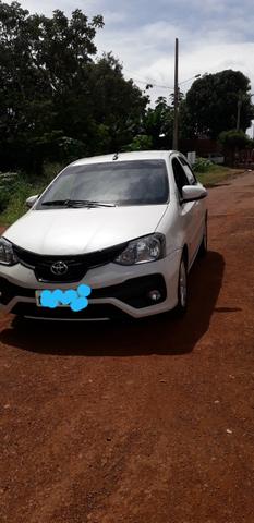 Etio Hatch, excelente