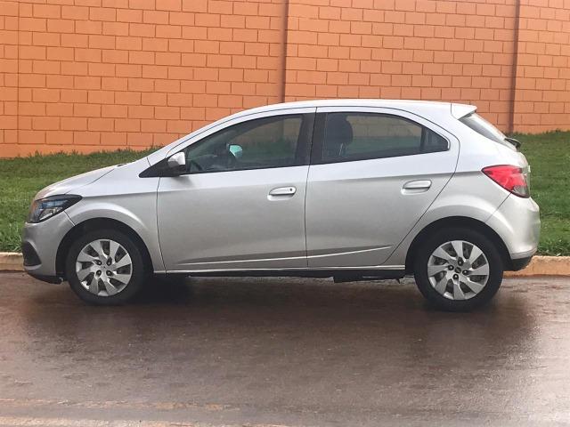ONIX 15/15 1.4 Única Dona