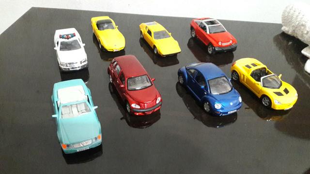 Carros de coleção todos os 8 por 120 ou 20 cada