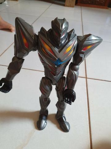 Boneco do Max Steel