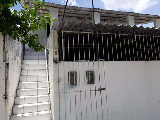 Alugo uma casa 1 °andar valor 500 reais - Foto 9