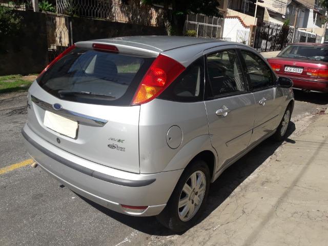 Ford Focus Hatch GLX 1.6 8v flex - único dono - Foto 4