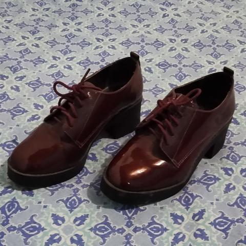 Sapato estilo botinha
