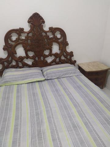 Cama de casal + colchão + 2 criado-mudo