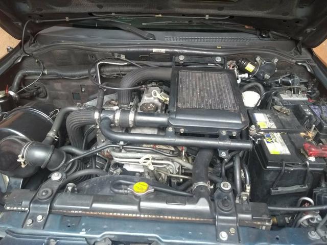 Vendo Pajero Sport 2005 diesel - Foto 2