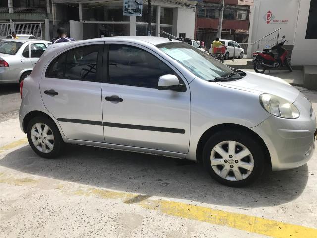 Nissan March 2011/2012 1.6 top de linha