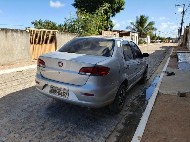 Adriano vendo um carro - Foto 2