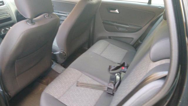 VW Fox Preto 1.0 Flex 5P Ar Hidráulica Som - Foto 6