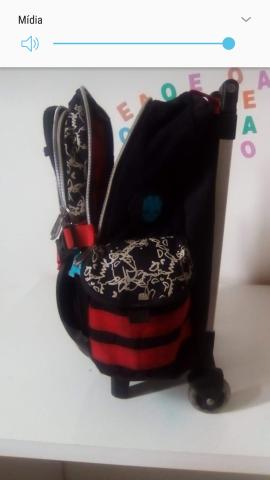 Mochila hotweels em ótimo estado 60reais
