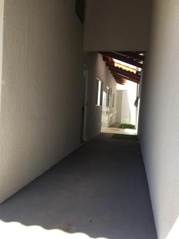 Carolina Parque Casa com varanda na frente com dois quartos sendo um suíte com ducha - Foto 13