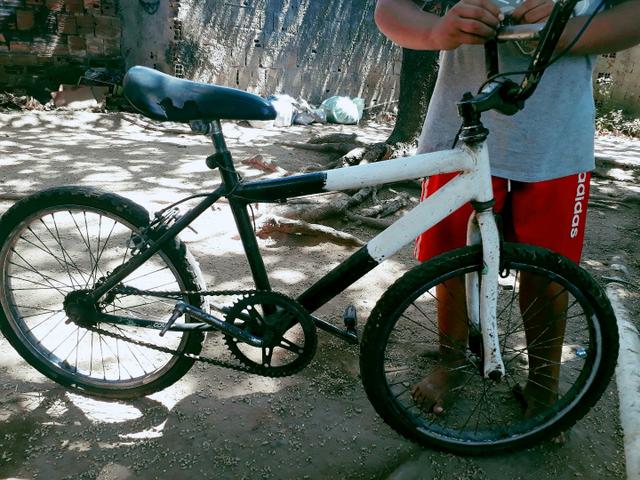 Bicicleta troca em celular dou volta de 20 reais