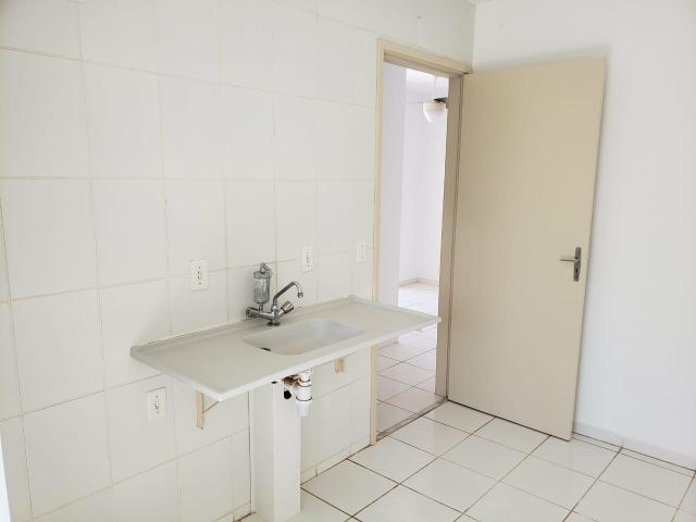APTO 2 qtos sacada, 3° Andar cond monte carlo - Foto 11