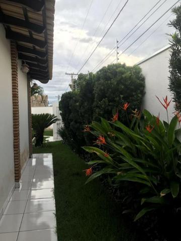 Casa Moderna de 5 quartos sendo quatro suítes toda no Blindex e porcelanato - Foto 18