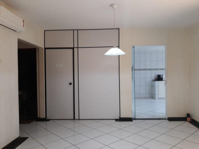 Excelente casa 2 quartos, garagem 3 carros, base para sobrado Riacho Fundo II - Foto 2