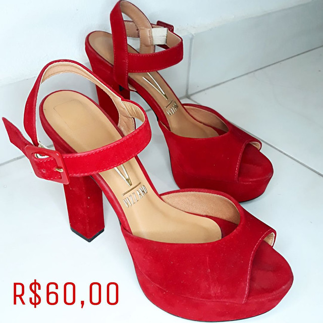salto vermelho veludo