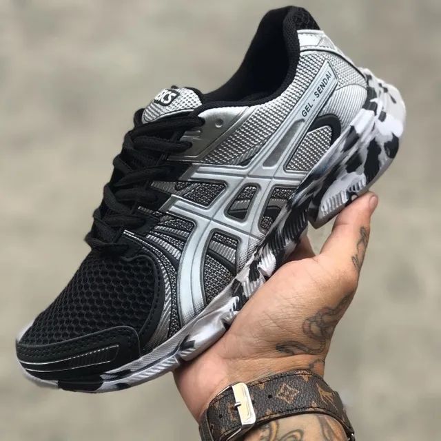 ASICS top
