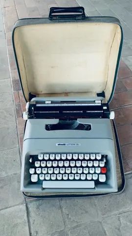 Máquina de escrever 64168485493378120