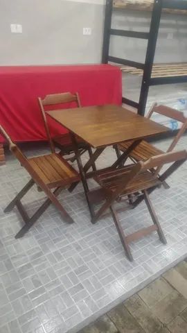 Mesa dobrada madeira com 4 cadeiras