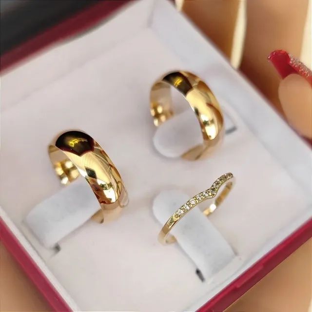 alianças banhadas a ouro 