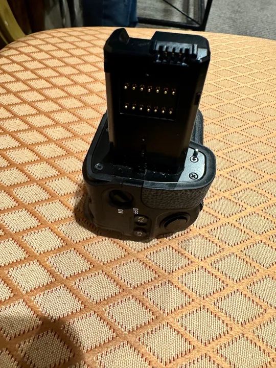 Grip Vertical Sony mod VC-C2EM novo Compatível  Sony A7 11, A7R II e A7S II sem embalagem  - Foto 4